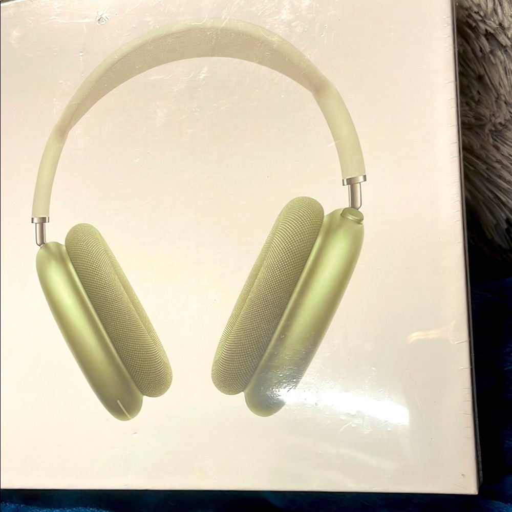 Apple Over-Ear Headphones - Green